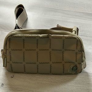 Lululemon Everywhere Belt Bag WGML‎ NWT
